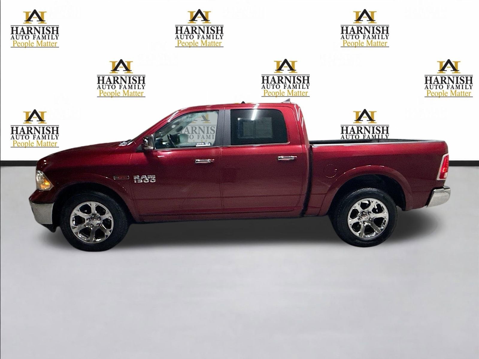 2018 RAM 1500 Laramie Crew Cab 4x4 5'7" Box