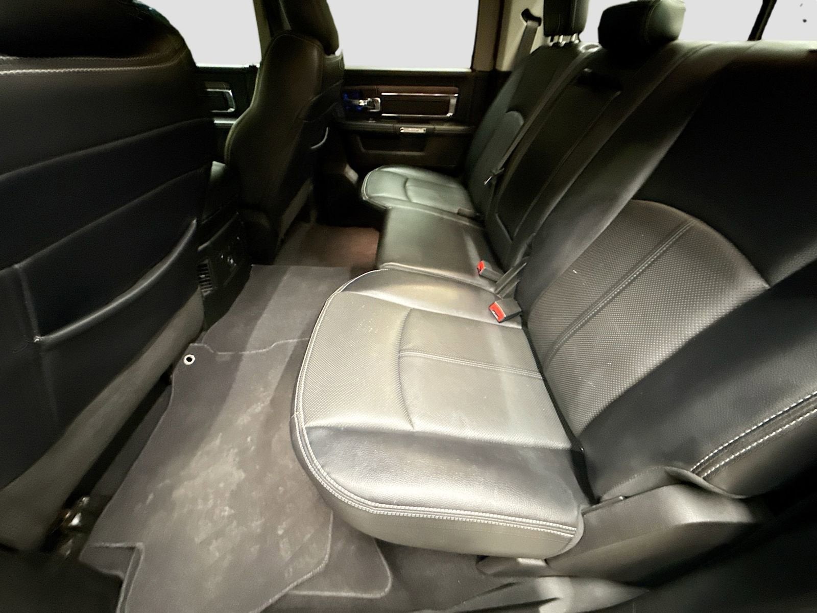 2018 RAM 1500 Laramie Crew Cab 4x4 5'7" Box