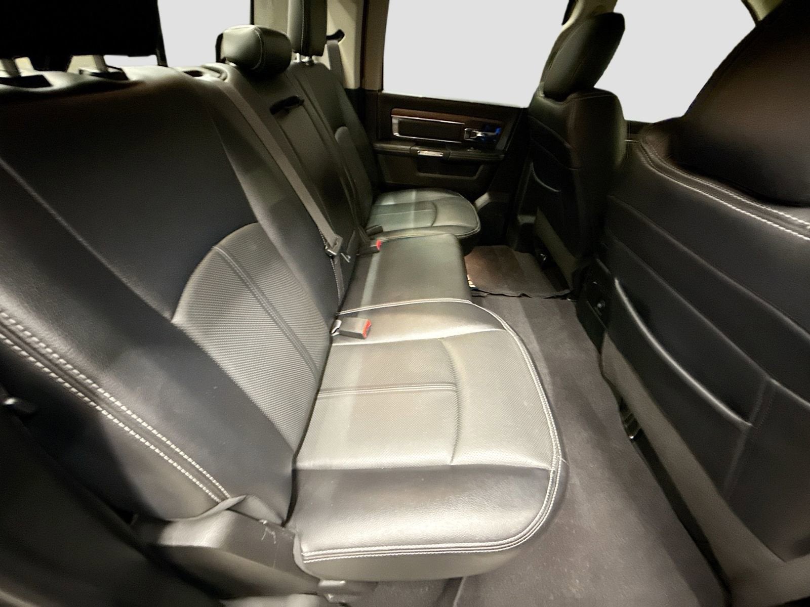 2018 RAM 1500 Laramie Crew Cab 4x4 5'7" Box