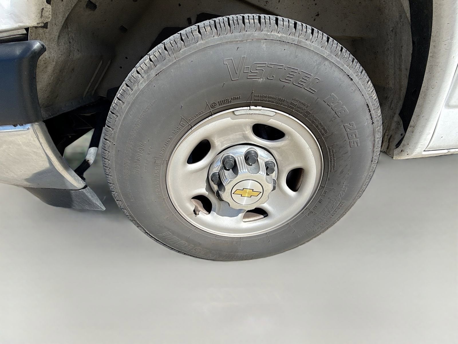 2024 Chevrolet Express Passenger 3500 1LT