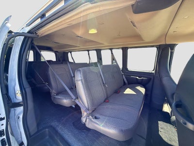 2024 Chevrolet Express Passenger 3500 1LT