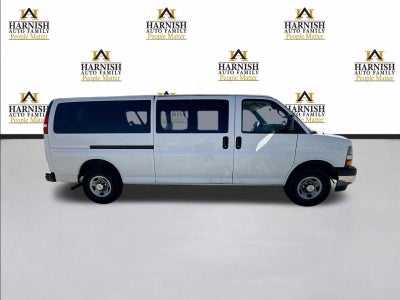 2024 Chevrolet Express Passenger 3500 1LT