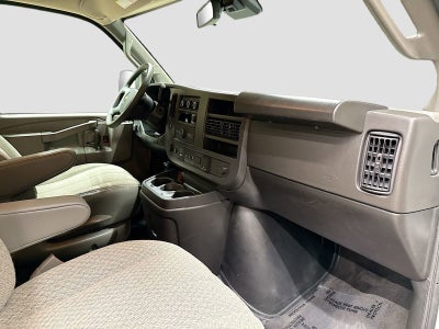 2025 Chevrolet Express Passenger 1LT