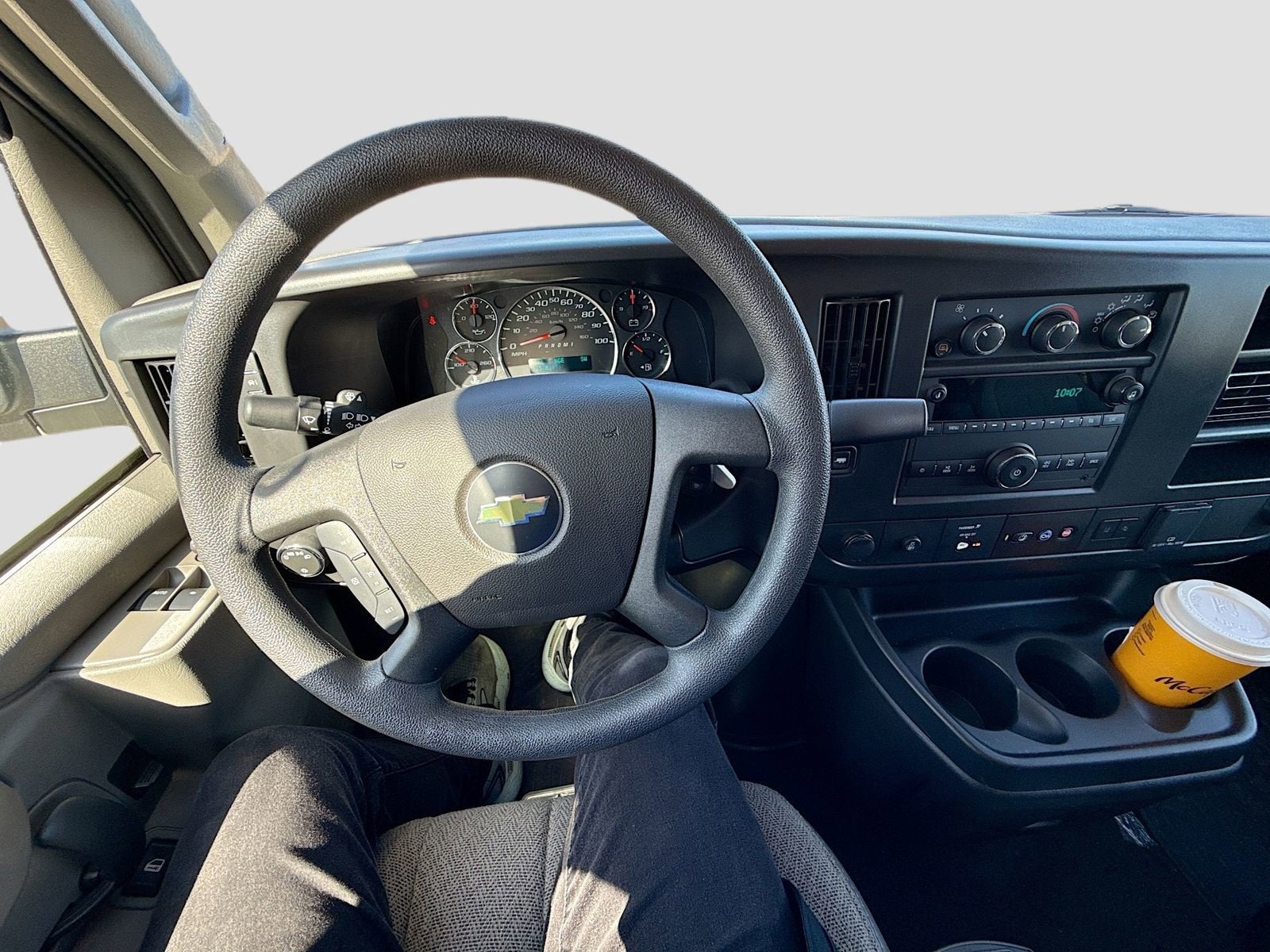 2025 Chevrolet Express Passenger 1LT