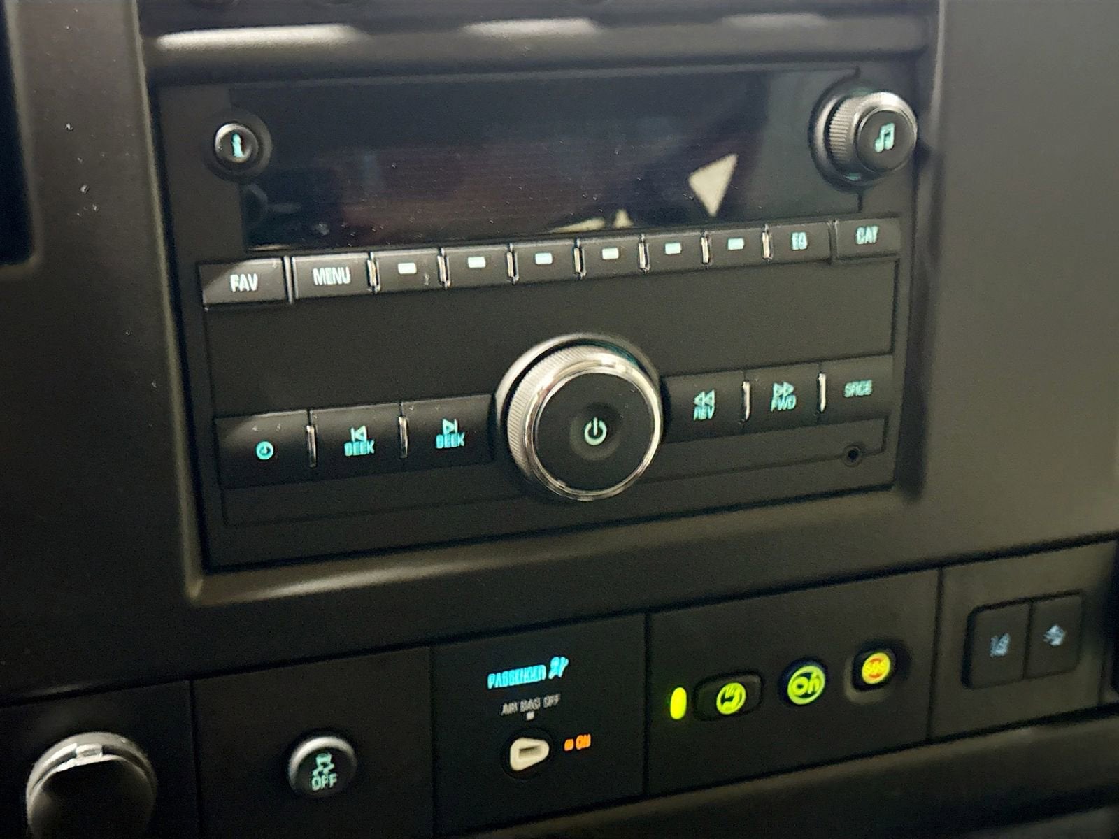 2025 Chevrolet Express Passenger 1LT