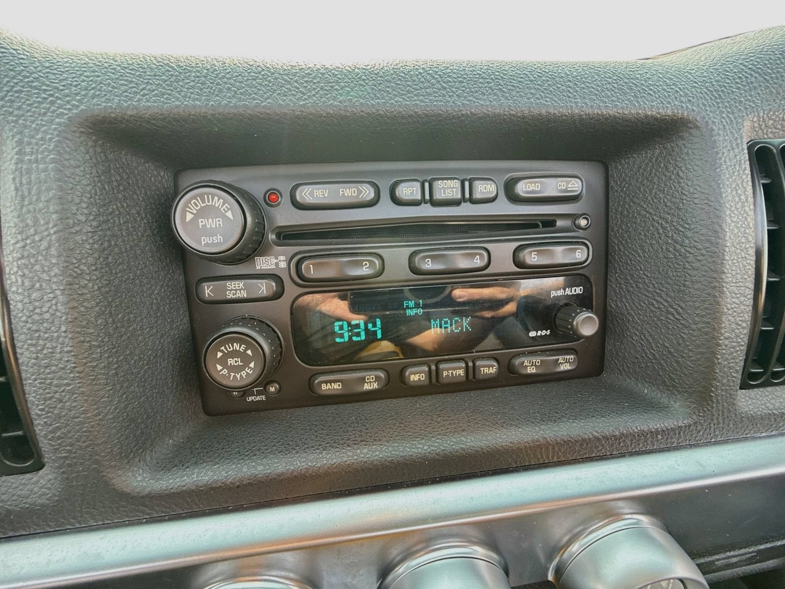 2003 Chevrolet SSR LS