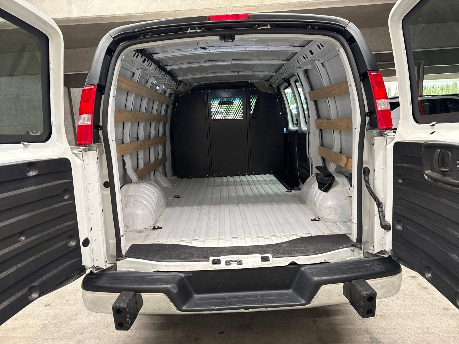 2024 Chevrolet Express Cargo 2500 WT