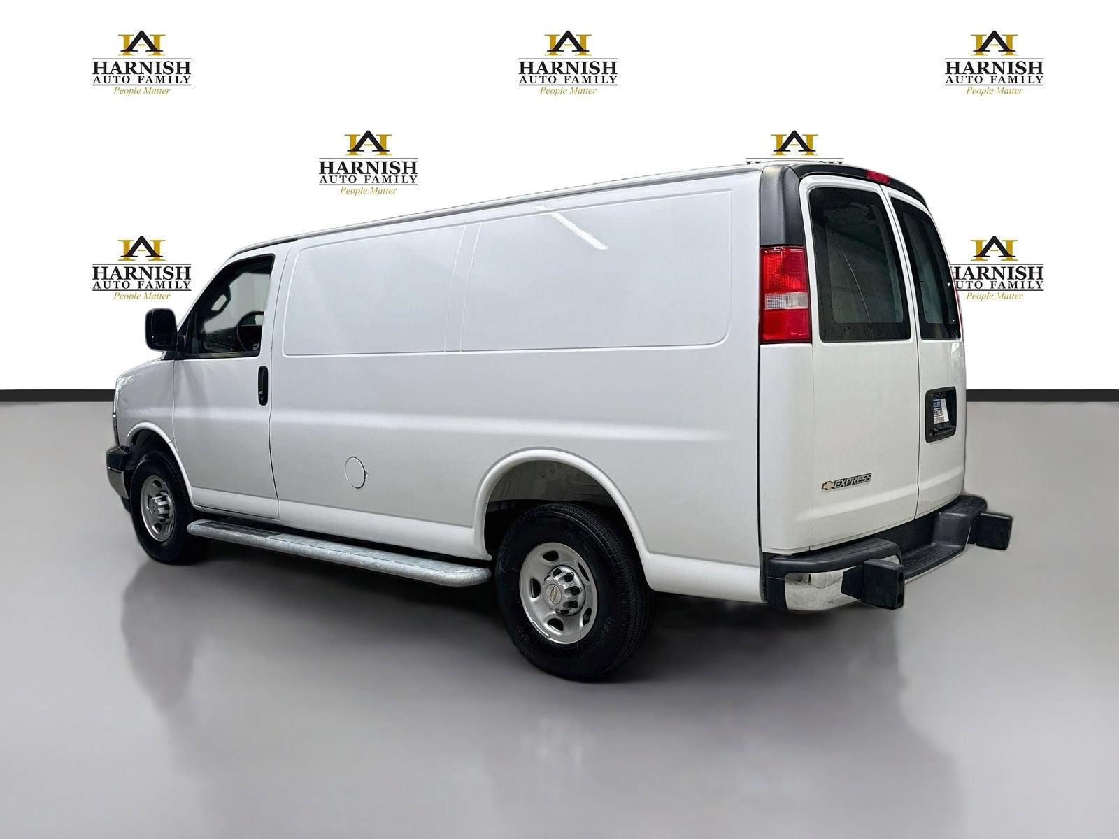 2025 Chevrolet Express Cargo WT