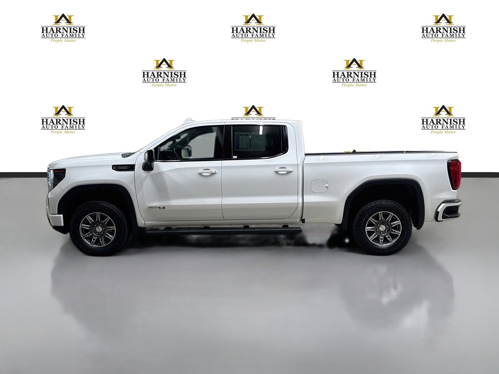 2024 GMC Sierra 1500 AT4 - Photo 9