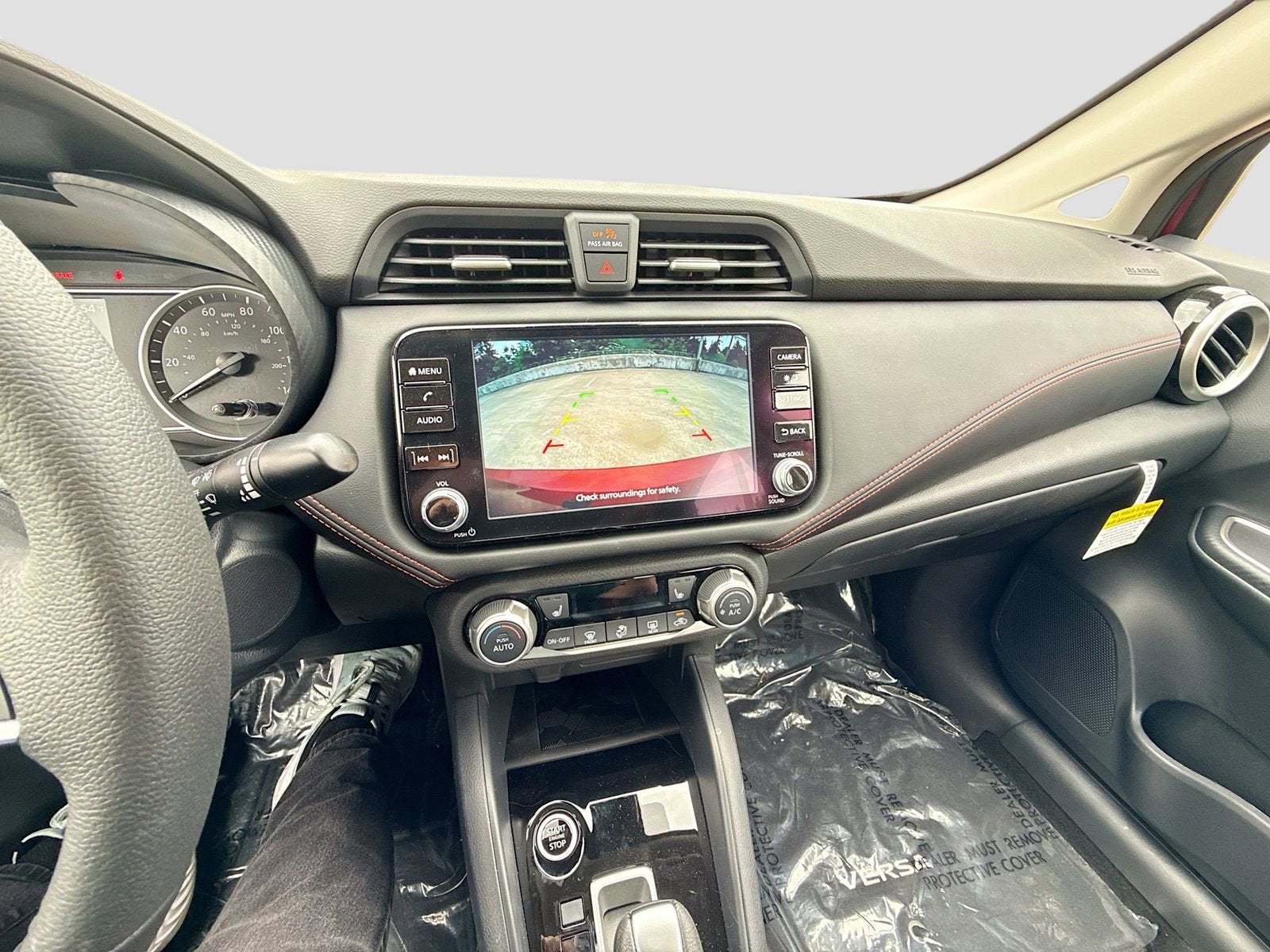 2025 Nissan Versa 1.6 SR
