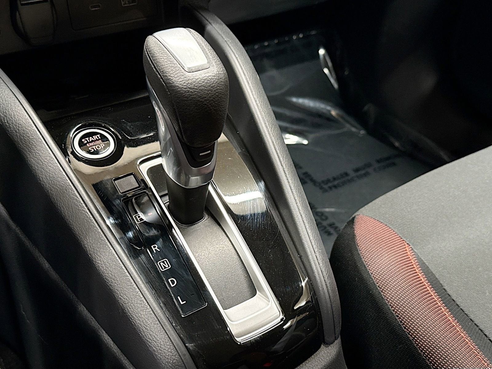 2025 Nissan Versa Sedan SR - Photo 19