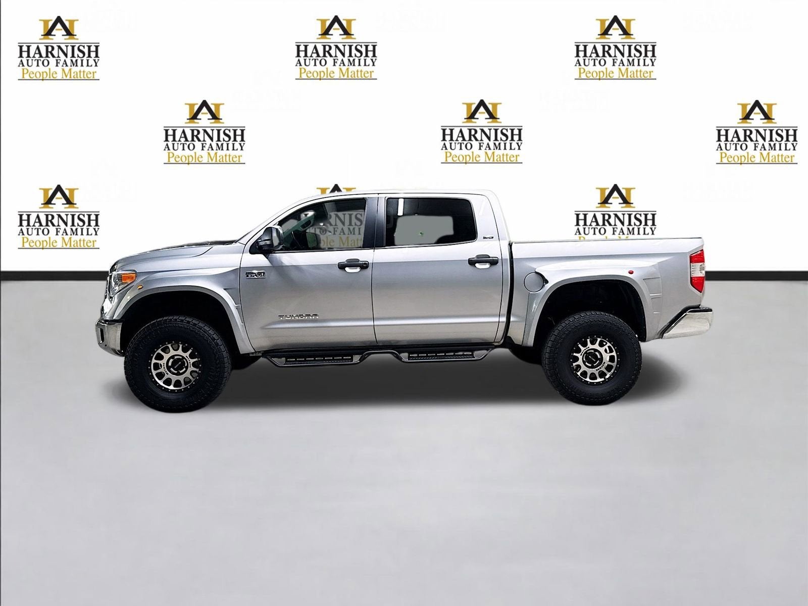 2017 Toyota Tundra SR5 5.7L V8