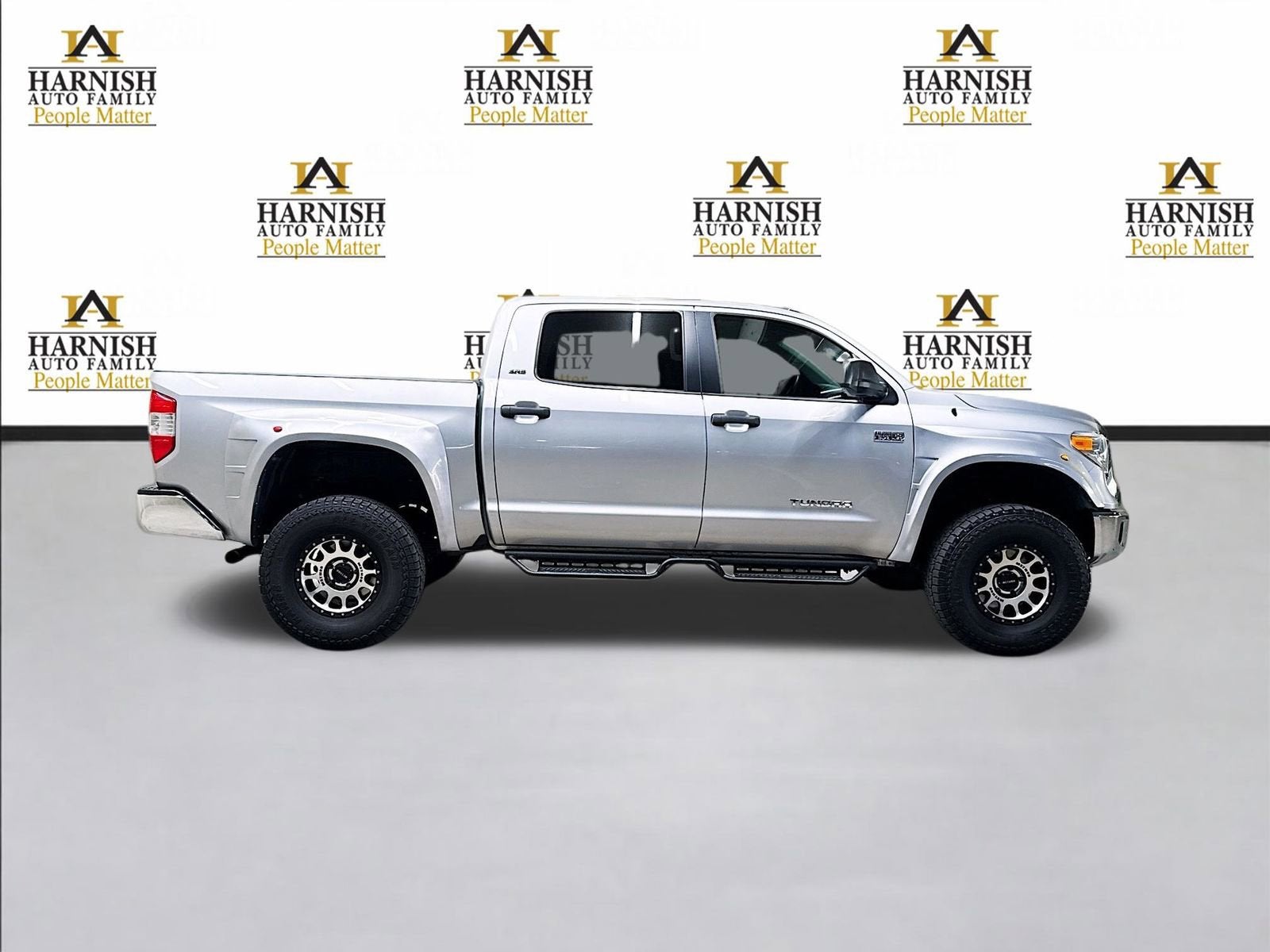 2017 Toyota Tundra SR5 5.7L V8