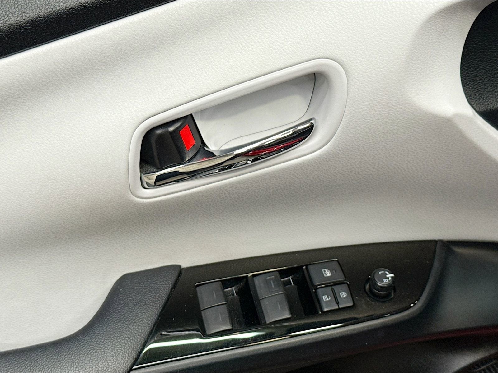 2020 Toyota Prius LE