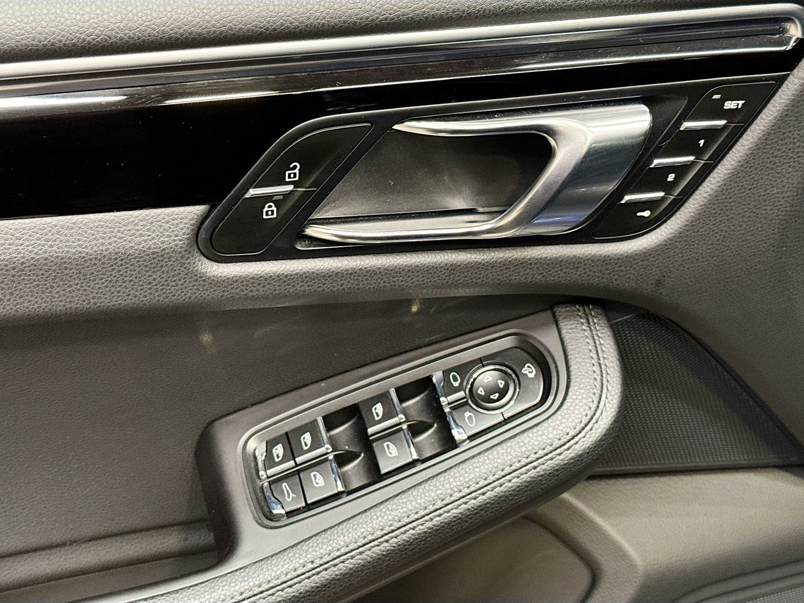 2024 Porsche Macan AWD