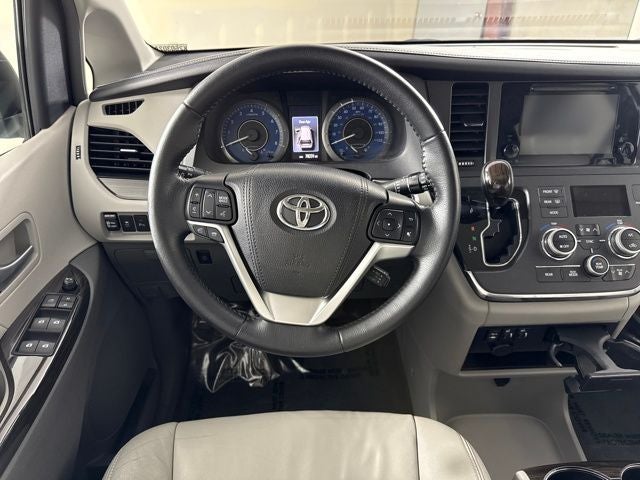 2015 Toyota Sienna XLE 7 Passenger