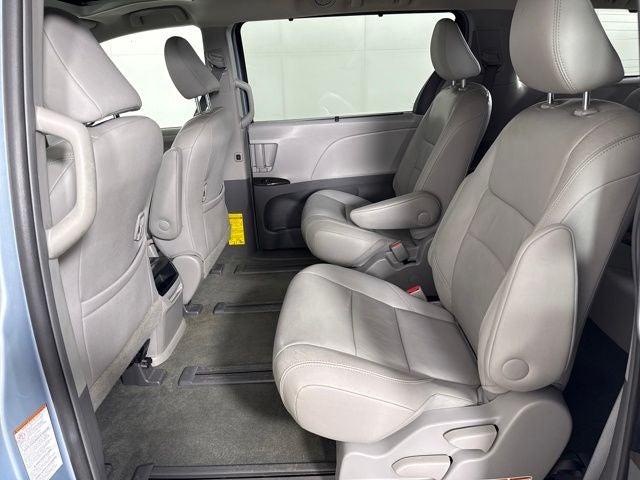 2015 Toyota Sienna XLE 7 Passenger