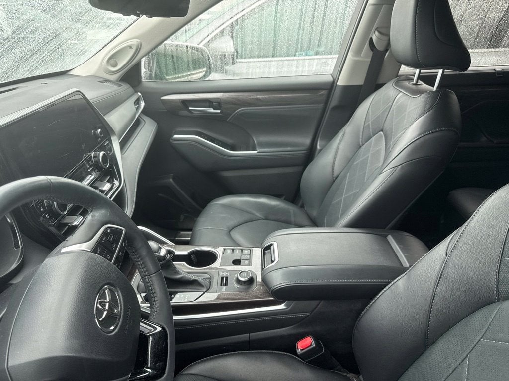 2024 Toyota Highlander Platinum