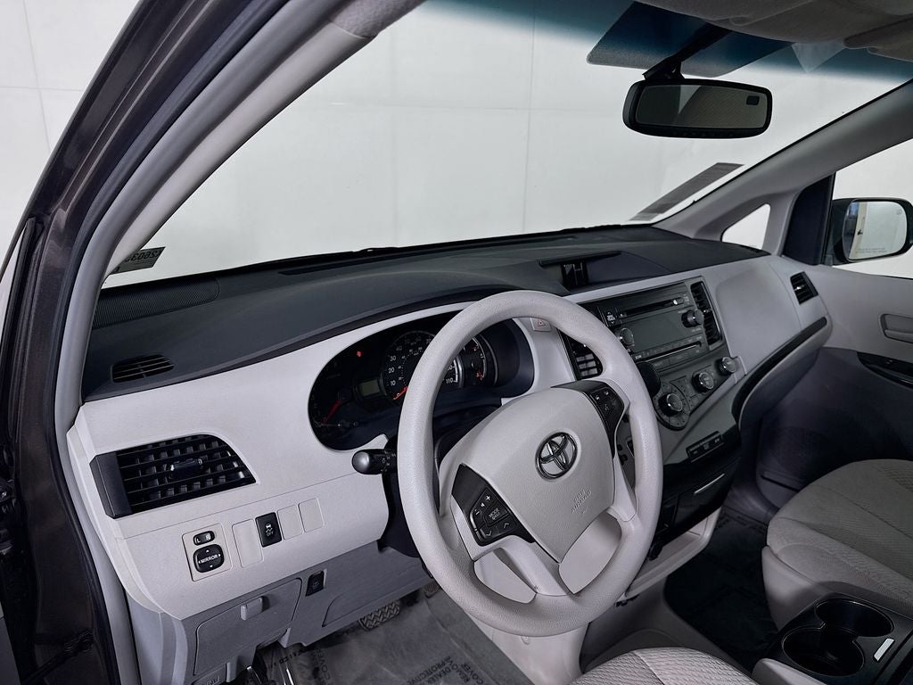 2011 Toyota Sienna LE