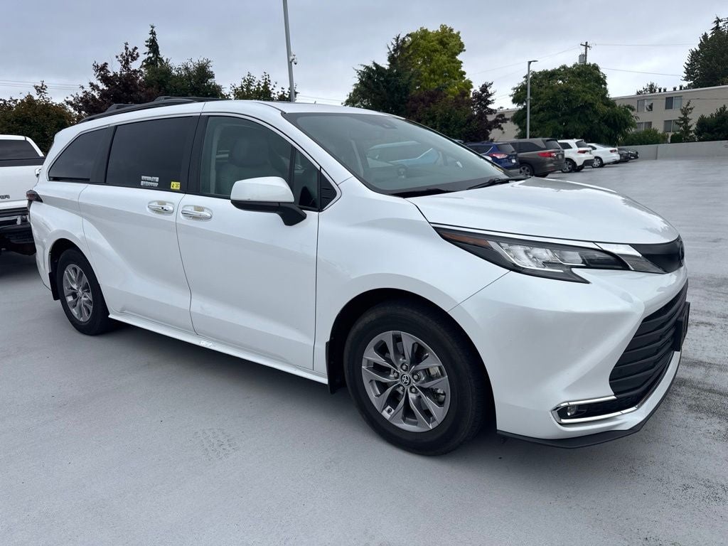 2023 Toyota Sienna XLE 7 Passenger