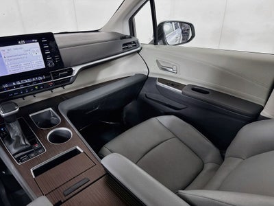 2023 Toyota Sienna XLE 7 Passenger