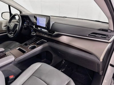 2023 Toyota Sienna XLE 7 Passenger