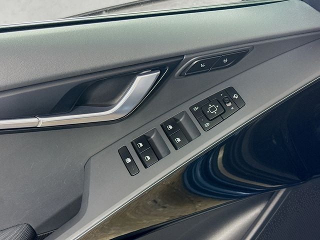 2023 Kia Niro Plug-In Hybrid SX