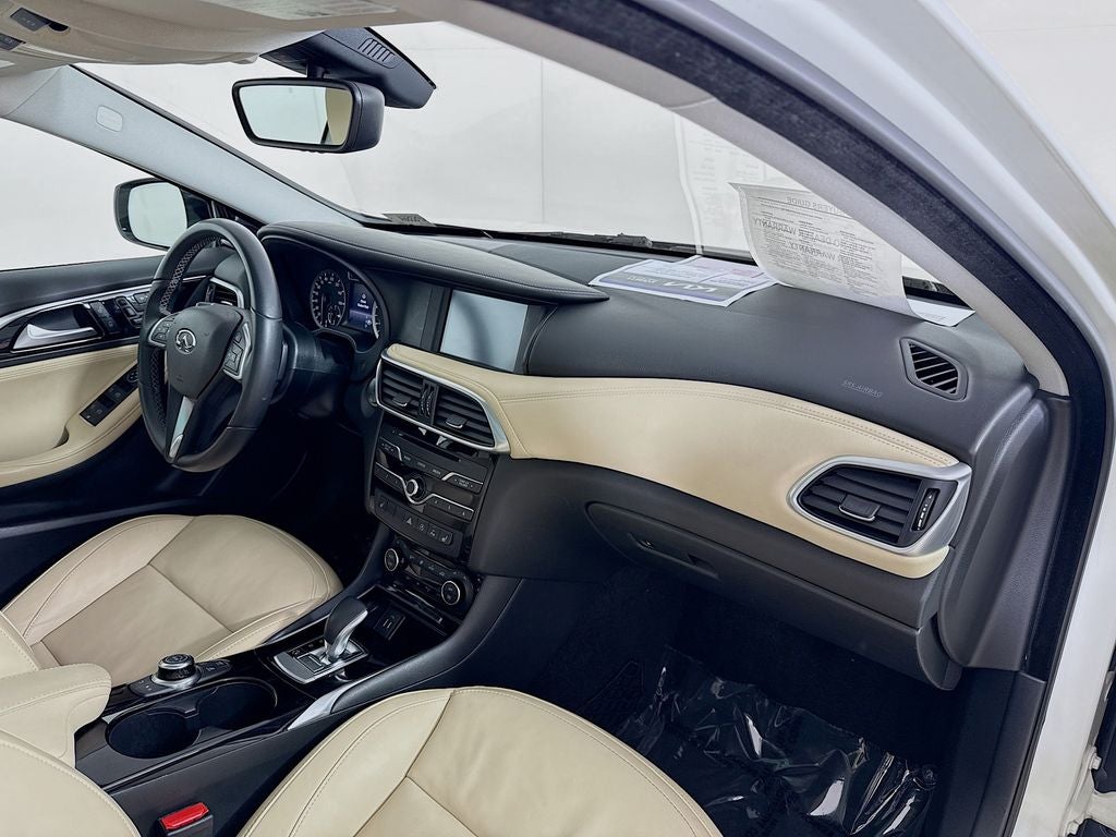 2018 INFINITI QX30 Premium