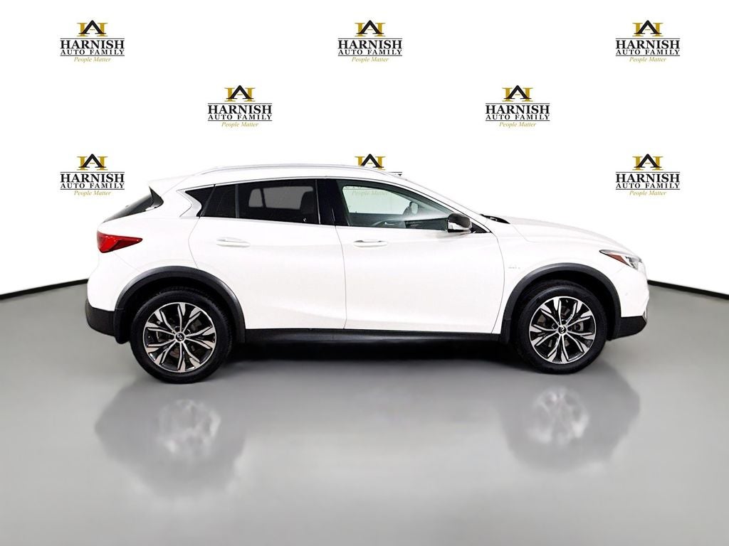 2018 INFINITI QX30 Premium
