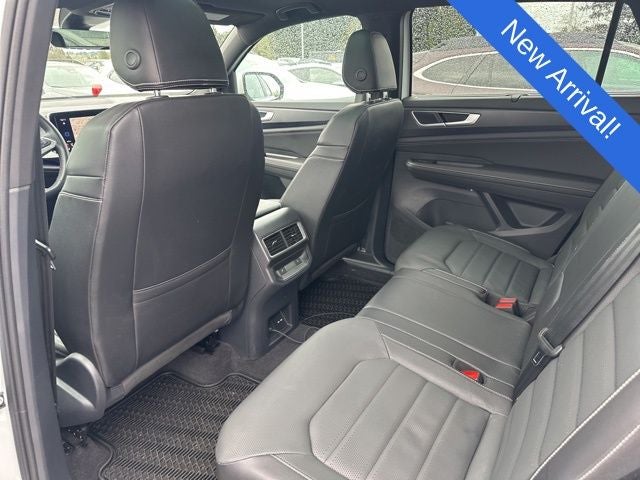 2024 Volkswagen Atlas Cross Sport 2.0T SEL R-Line