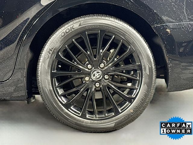 2022 Toyota Camry Hybrid SE