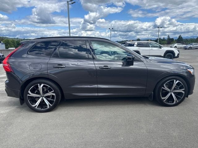 2023 Volvo XC60 B6 Ultimate Dark Theme