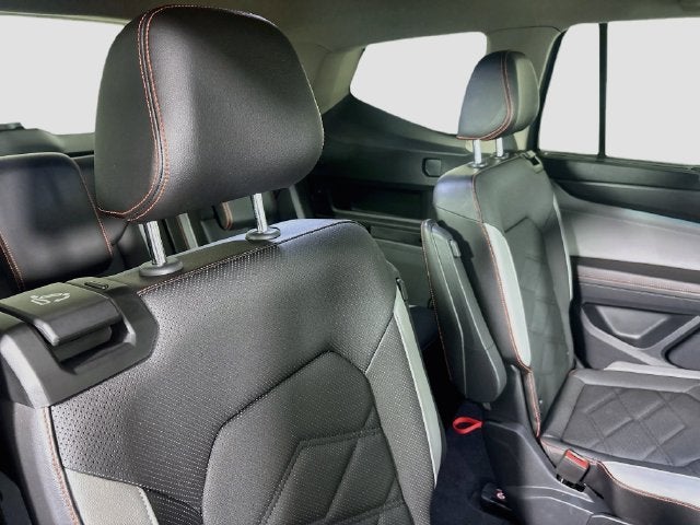 2024 Volkswagen Atlas 2.0T Peak Edition SE w/Technology