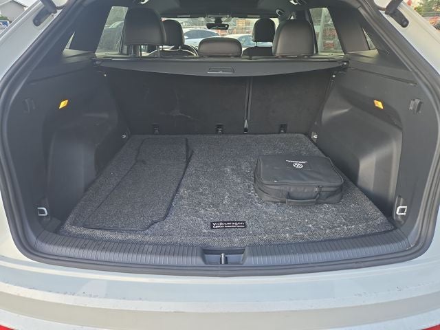 2022 Volkswagen Atlas Cross Sport 3.6L V6 SEL Premium R-Line