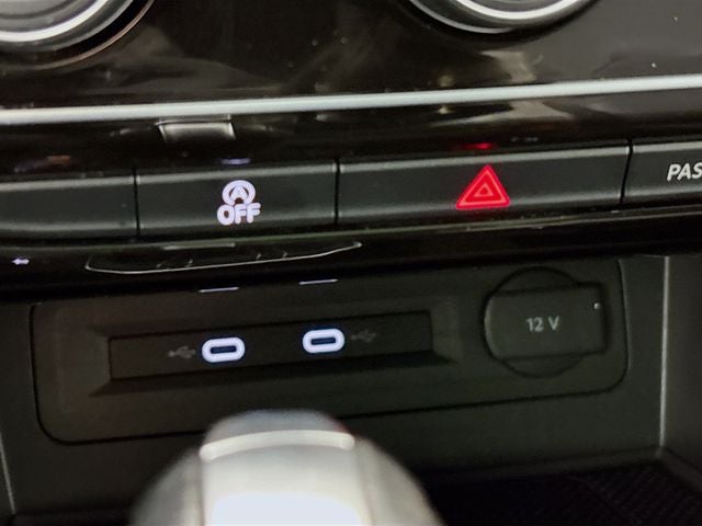 2022 Volkswagen Atlas Cross Sport 3.6L V6 SEL Premium R-Line