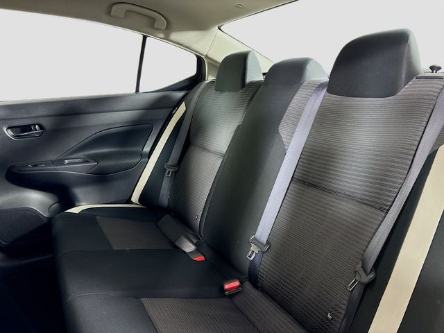 2022 Nissan Versa 1.6 SV