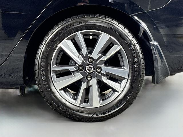 2022 Nissan Versa 1.6 SV