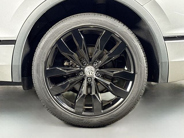 2021 Volkswagen Tiguan 2.0T SE R-Line Black