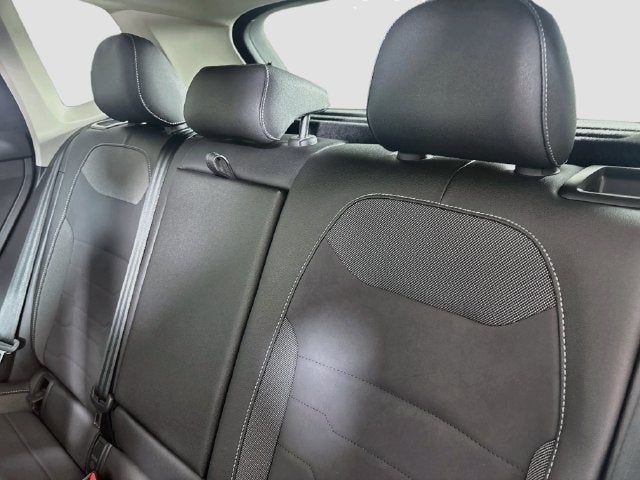 2025 Volkswagen Taos 1.5T SE Black