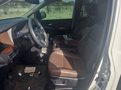 2017 Toyota Sienna XLE 7 Passenger