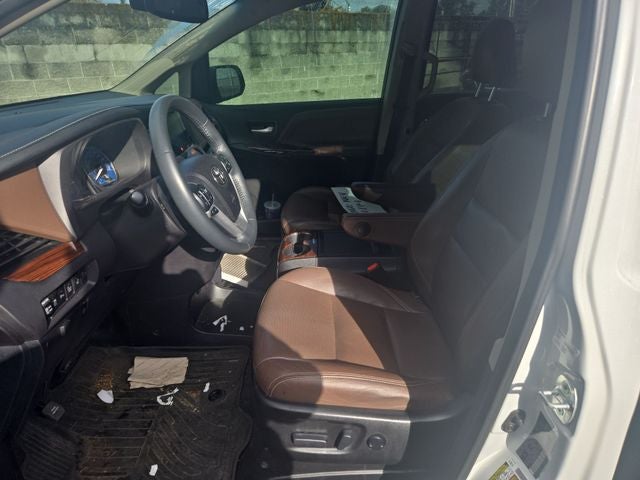 2017 Toyota Sienna XLE 7 Passenger