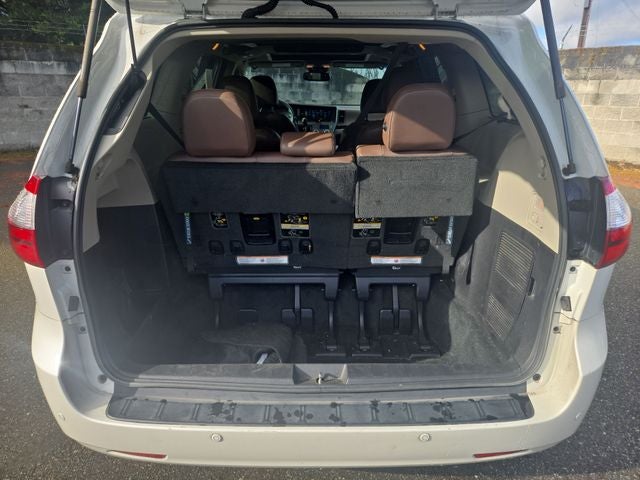 2017 Toyota Sienna XLE 7 Passenger
