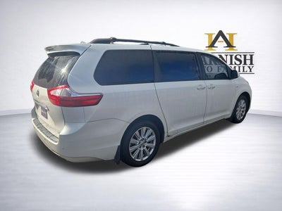 2017 Toyota Sienna XLE 7 Passenger