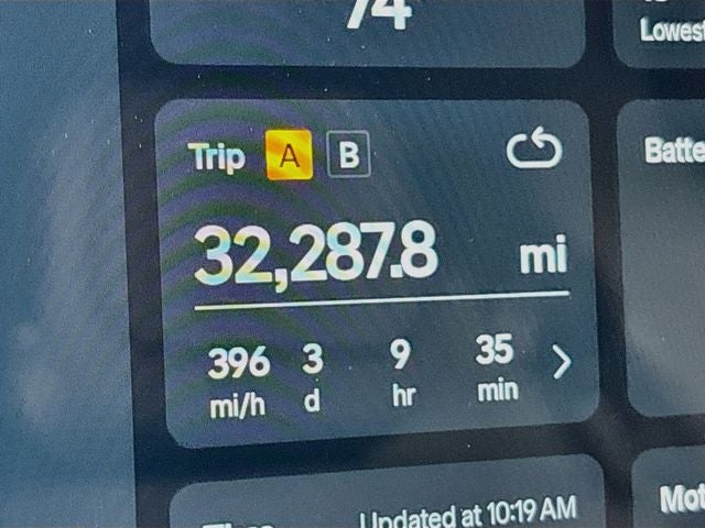 2022 Rivian R1T Adventure