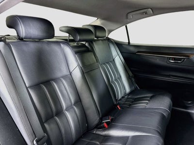 2017 Lexus ES 300h