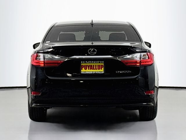 2017 Lexus ES 300h
