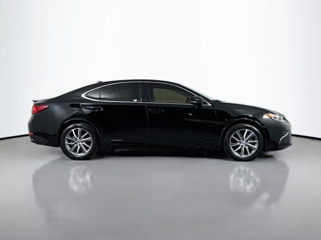 2017 Lexus ES 300h