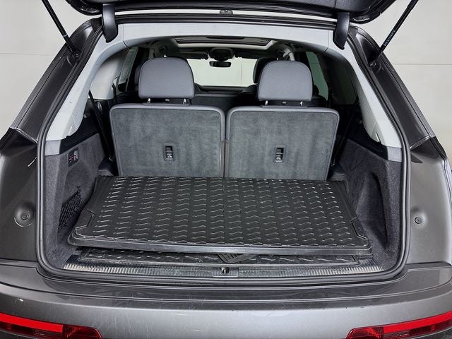 2022 Audi Q7 45 Premium Plus quattro