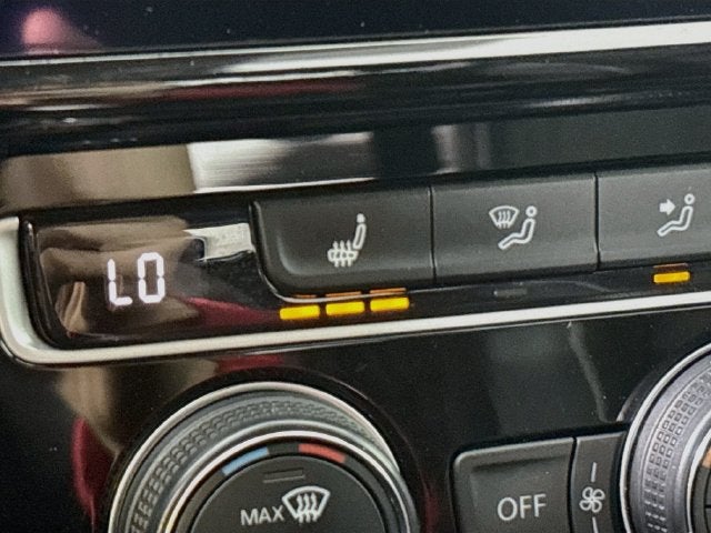 2018 Volkswagen Golf R DCC & Navigation 4Motion