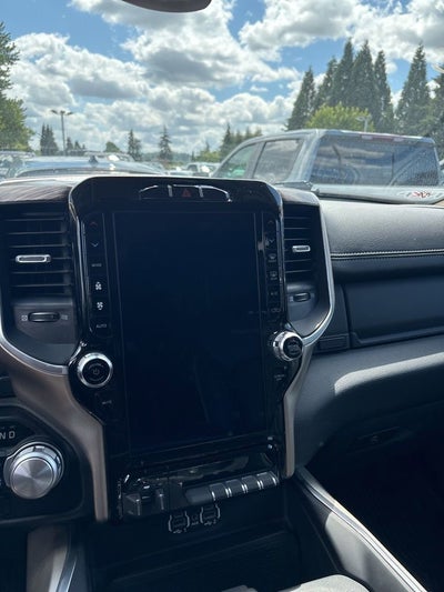 2020 RAM 1500 Laramie Crew Cab 4x4 5'7" Box